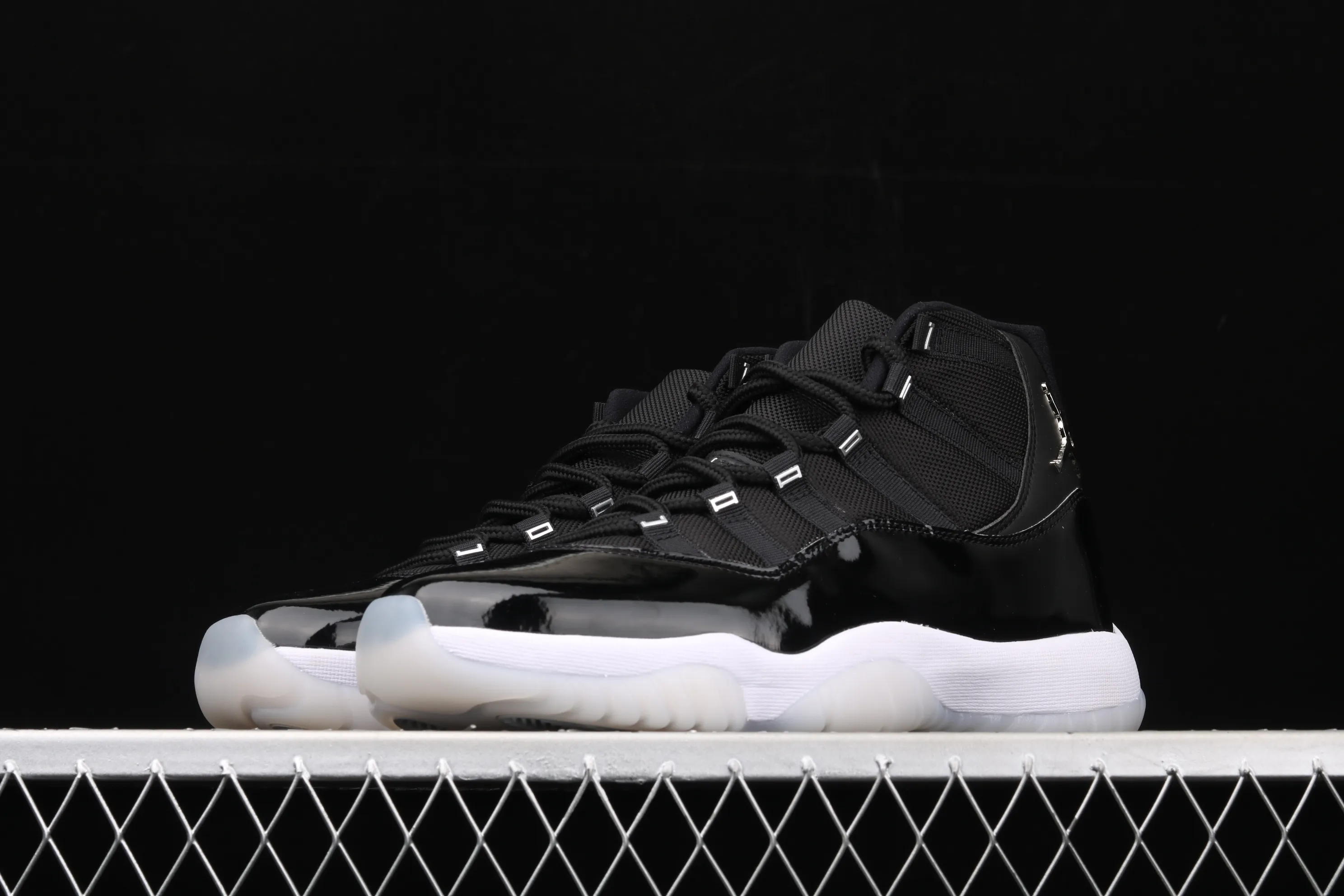 All Categories Air Jordan Jordan Series Basketball Shoes Air Jordan 11 Pure Original Version Air Jordan 11 "25th Anniversary" AJ11 Joe 11 Devil II Genuine Standard Real Carbon CT8012-011